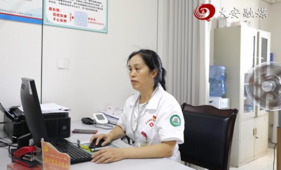 自贡大安：白大褂与晨光的六点半之约